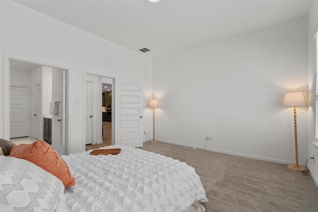 Building Photo - 338 Langhorne Bnd
