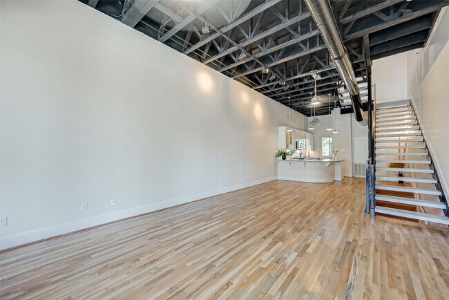 Building Photo - 1108 Columbus St