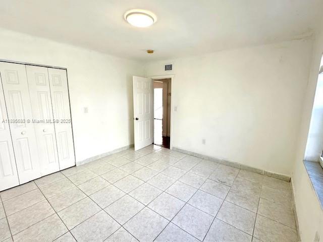 Building Photo - 2101 Bay Dr