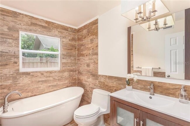 Building Photo - FIRST MONTH FREE -  Beautiful remodeled 2 ...
