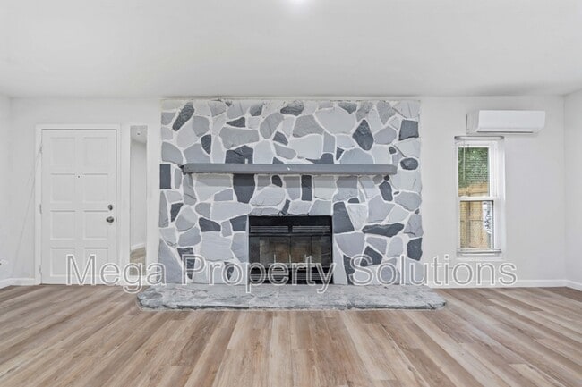 Building Photo - 15208 Omaha St