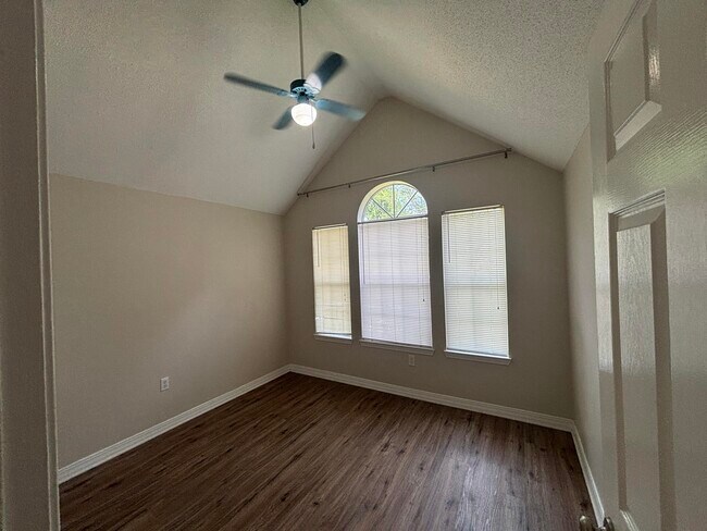 Building Photo - 1859 Heartland Dr