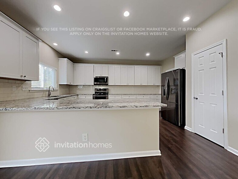 Building Photo - 9237 Seamill Rd