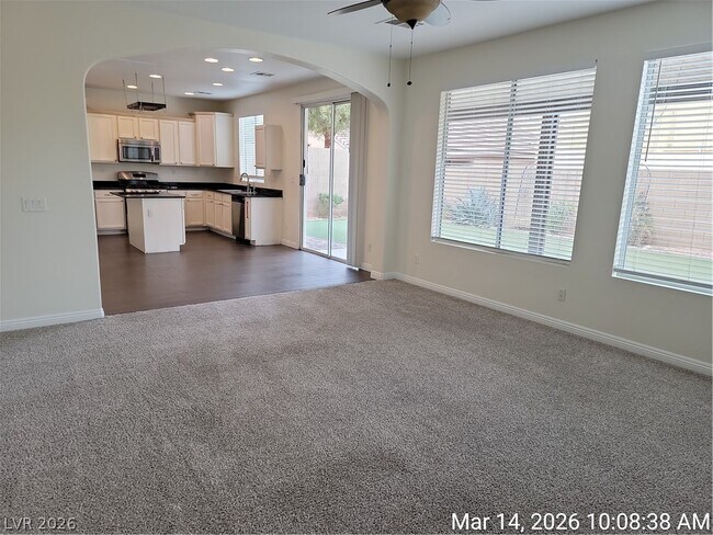 Building Photo - 998 Lone Pine River Ave