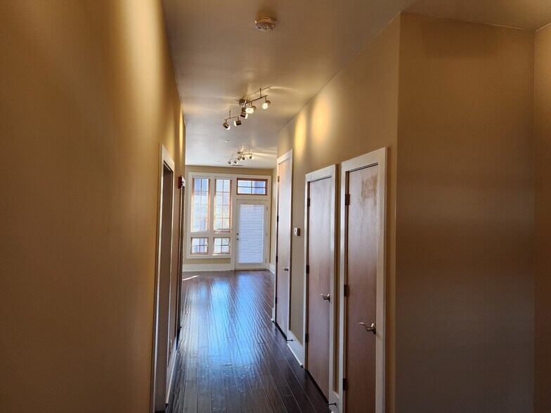 Building Photo - 801 N 4th St