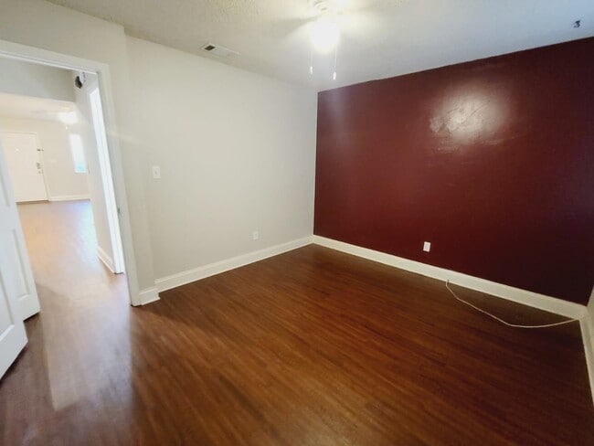 Building Photo - 2125 Sandpiper St