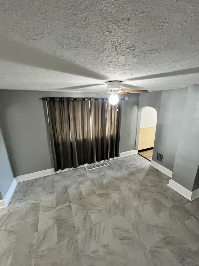 Building Photo - 239 Poplar St