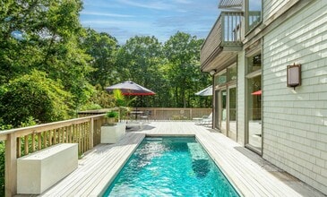 Building Photo - 18 Spring Pond Ln