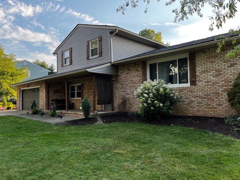 Primary Photo - 10653 Mogadore Ave NW