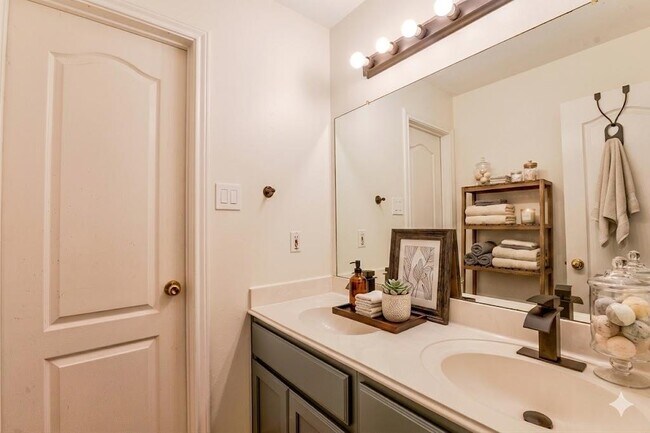 Building Photo - 1708 Pagedale Cove