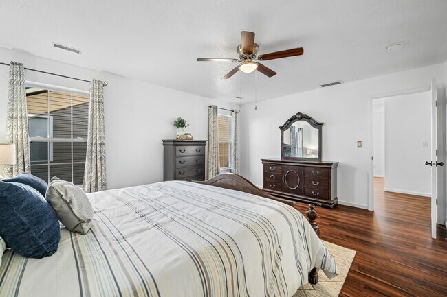 Building Photo - 2386 Meadow Bend Dr