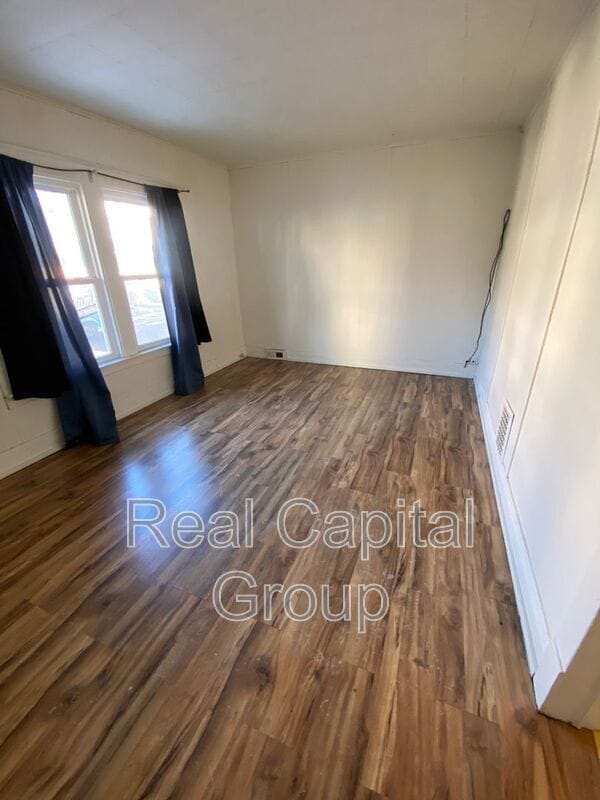 Building Photo - 709 Townsend Pl