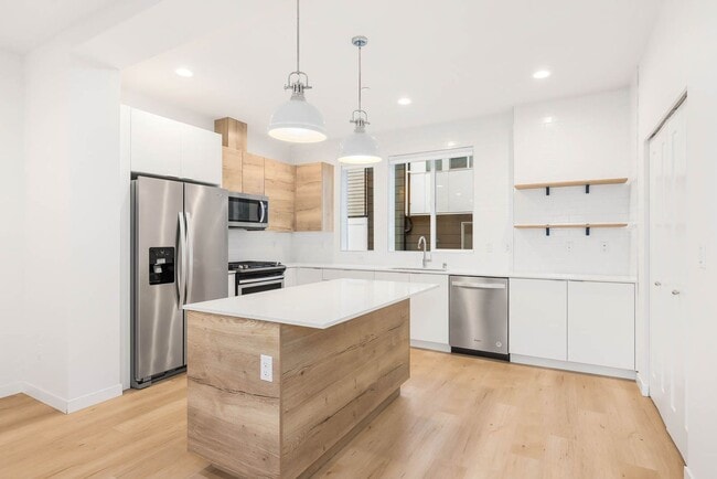 Building Photo - 18514 Meridian Ave N