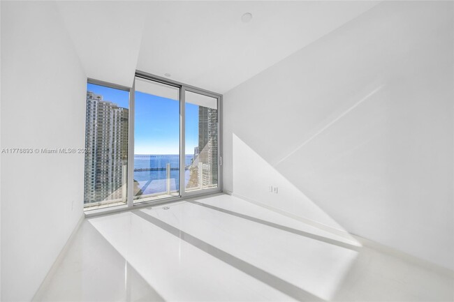 Building Photo - 300 Biscayne Blvd Way