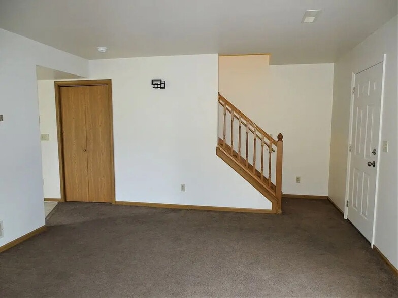 Building Photo - 219 N Market St