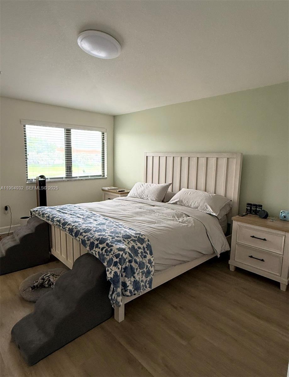 Building Photo - 481 NE 194th Ter