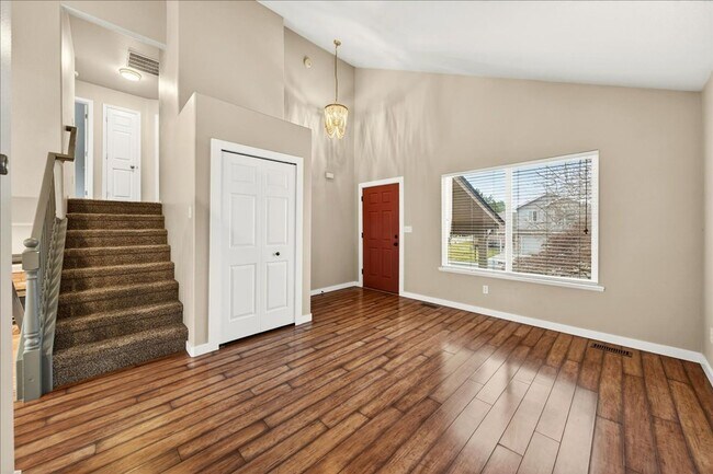 Building Photo - Comfortable Living in a Prime Central Boise Location