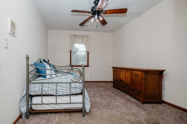 Building Photo - Fully Furnished Charleston Rental Near Folly Beach – Utilities Included | $3,100/Month