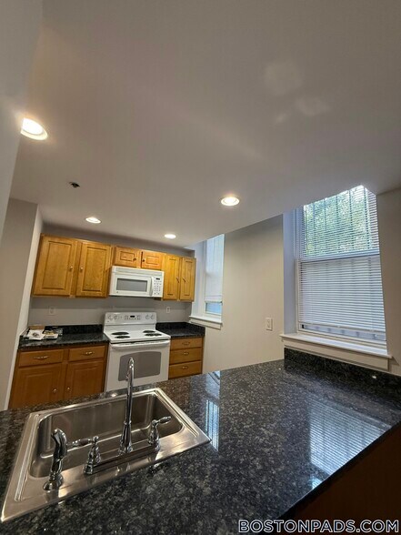 Primary Photo - 36 Queensberry St