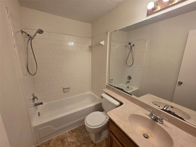 Building Photo - 11726 Plumbrook Dr