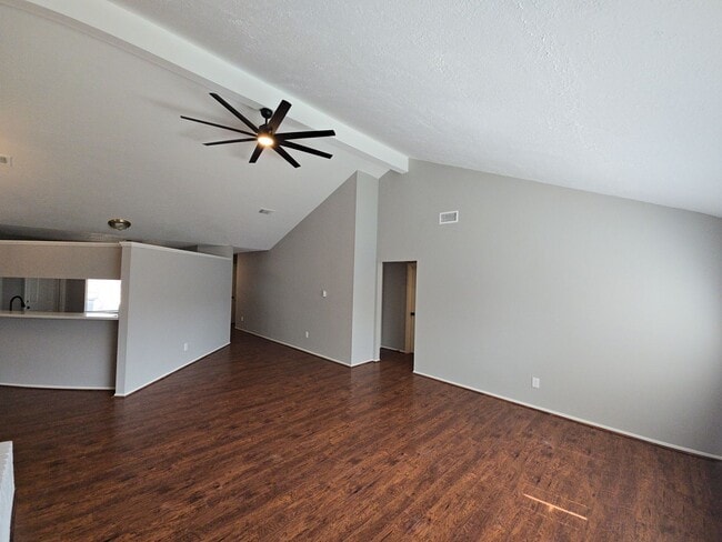 Building Photo - 19415 Southaven Dr