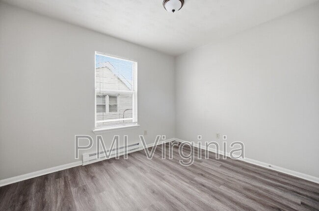 Building Photo - 2916 Pleasant Ave