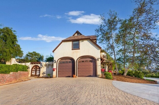 Building Photo - 32140 Windrush Rd
