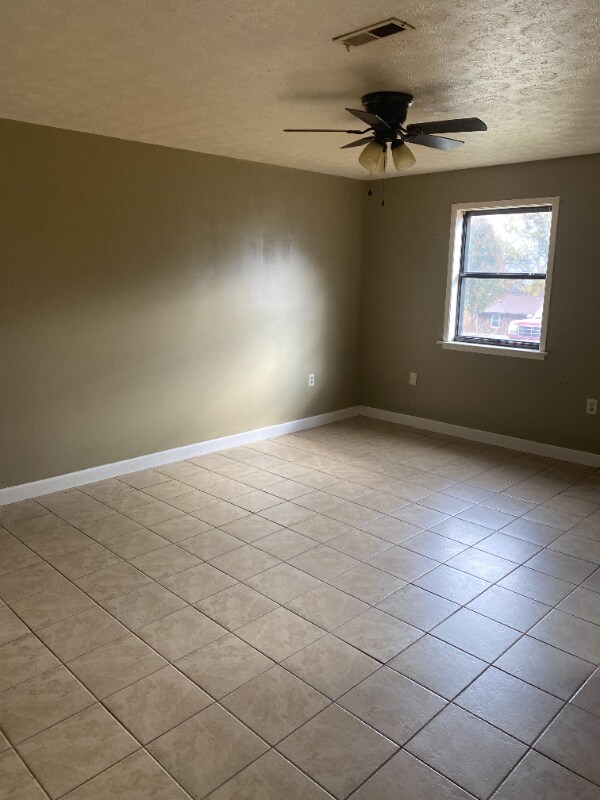 Building Photo - 1001 Kiser Blvd