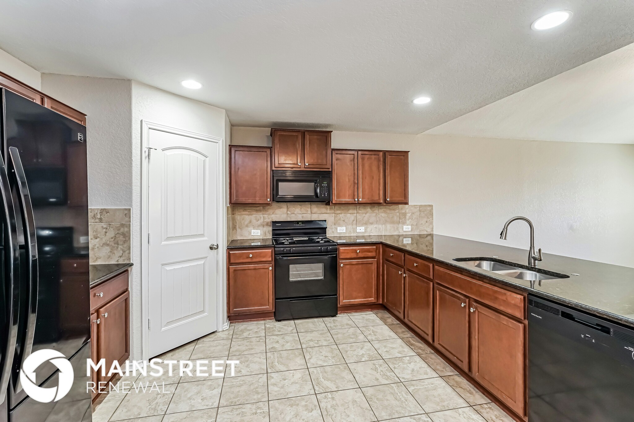 Building Photo - 419 Eastern Phoebe