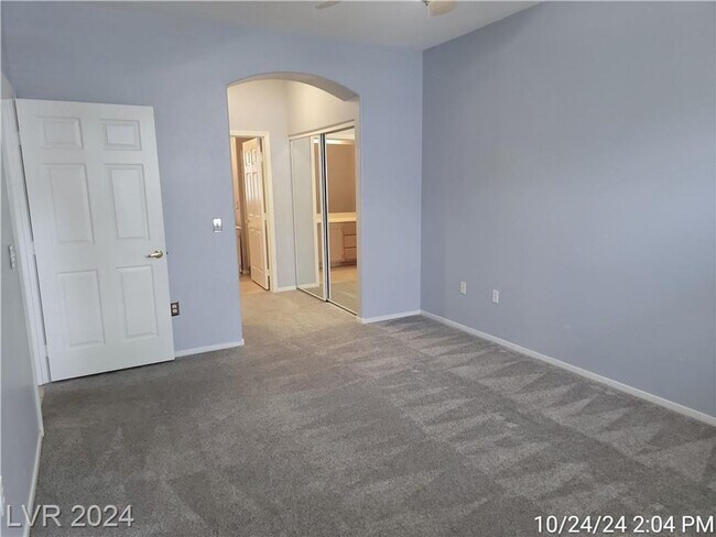 Building Photo - GREEN VALLEY 1ST FLOOR UNIT WITH ATTACHED ...