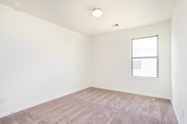 Building Photo - 6120 Whitewing Rd