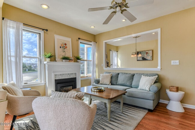 Building Photo - 113 Central Ave