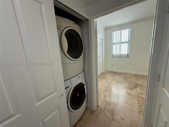 Building Photo - 9172 Collins Ave