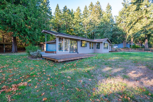 Building Photo - Rustic 3 Bedroom 2 bath home nestled in th...