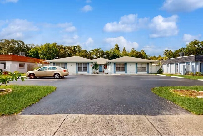 Building Photo - 4017 Audubon Dr