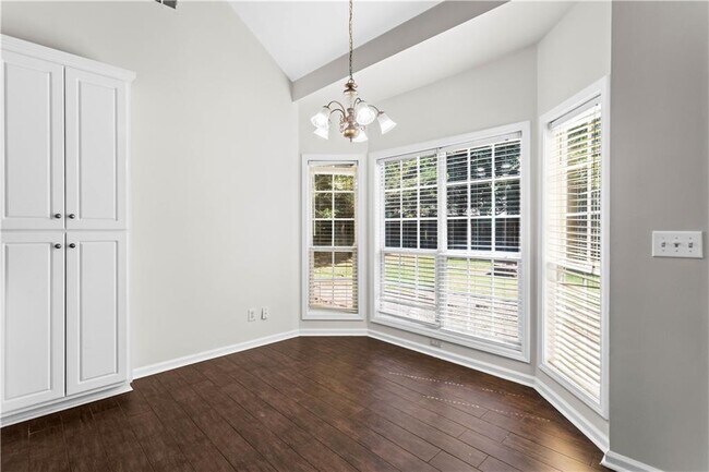 Building Photo - 965 Dogwood Park Dr