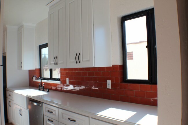 Building Photo - 3827 W Ave 42