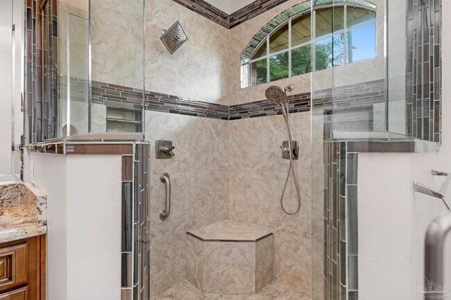 Building Photo - 8731 Thunderbird Dr