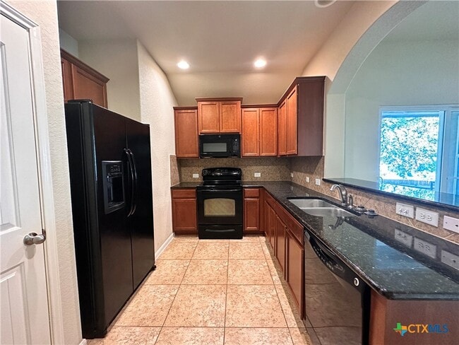 Building Photo - 2020 Meadow View Dr