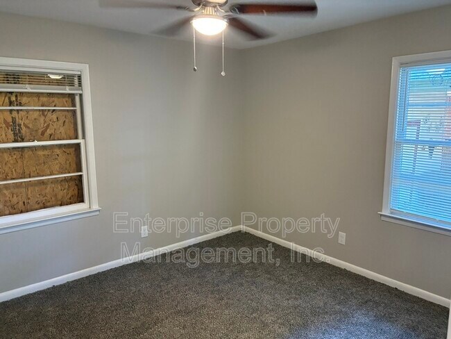 Building Photo - 3283 Frayser View Dr