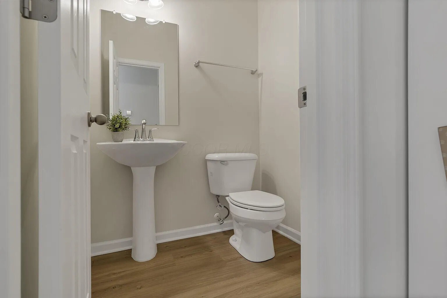 Building Photo - 111 Coyote Willow Dr