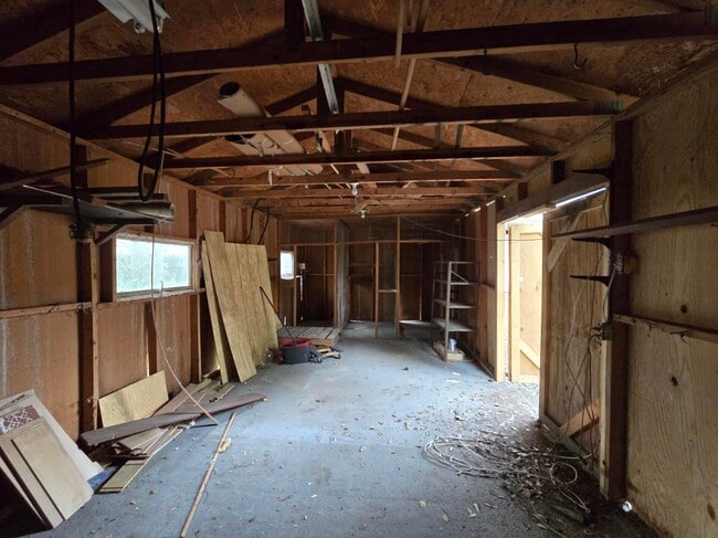 Building Photo - 776 Kenyon Ave