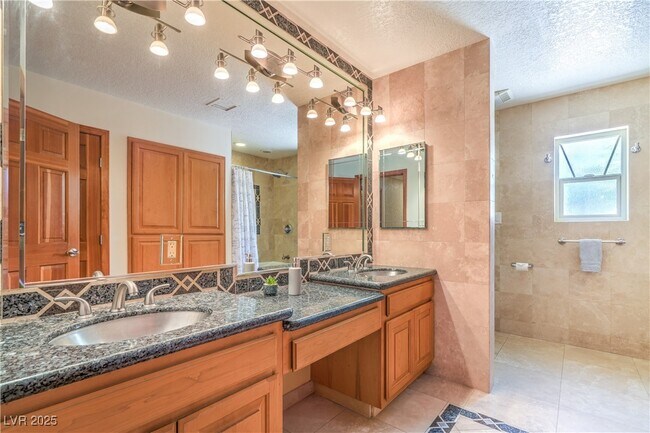 Building Photo - 3480 W Mesa Verde Ln