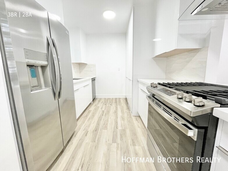 Building Photo - 634 Flower Ave