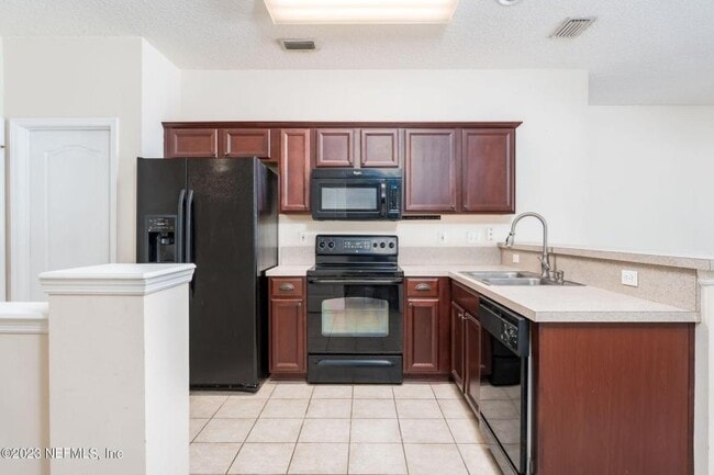 Building Photo - 3 bedroom in Jacksonville FL 32218