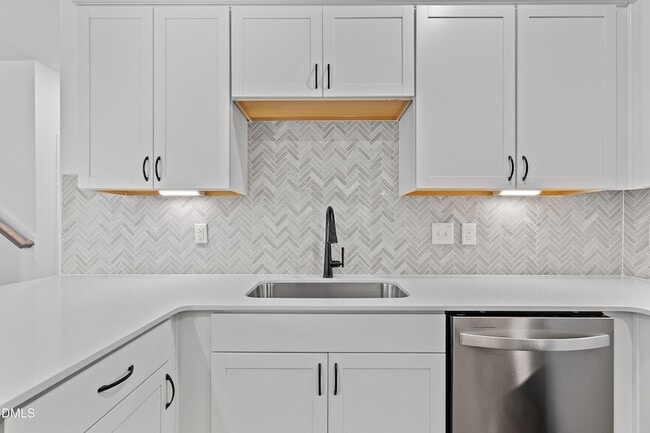 Building Photo - 115 Swain St