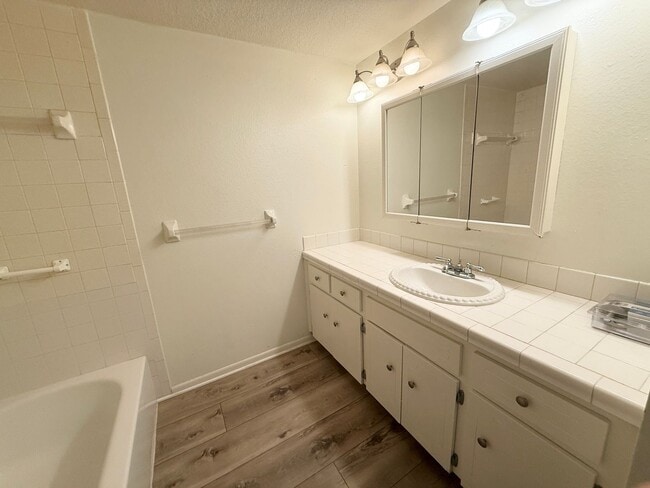 Building Photo - Dunedin 55+ 2/1 Condo