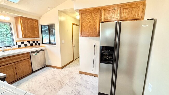Building Photo - Looking for a short-term 5-month lease? |Character-Rich 1912 Home in North Portland – Spacious 2 ...