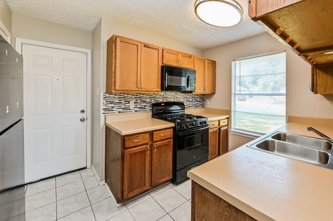 Building Photo - 8403 Rustwood Ct