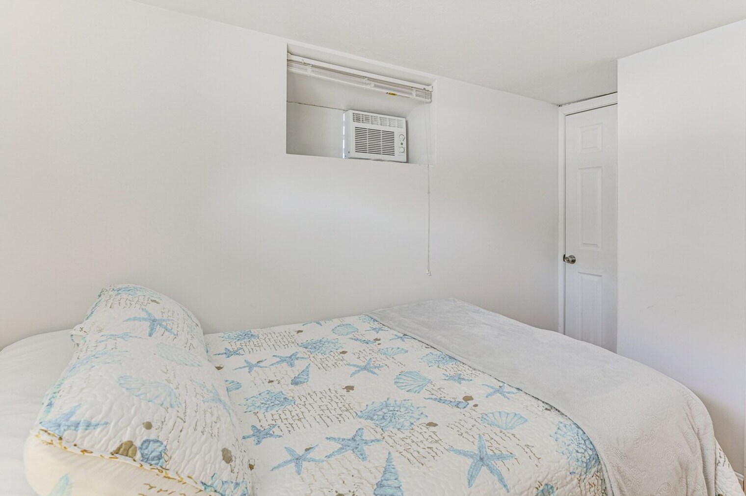 Building Photo - 815 Donata Rd